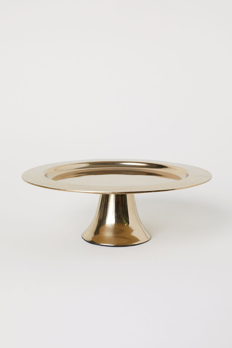 Gold colored buscuit tray from H&M Home.